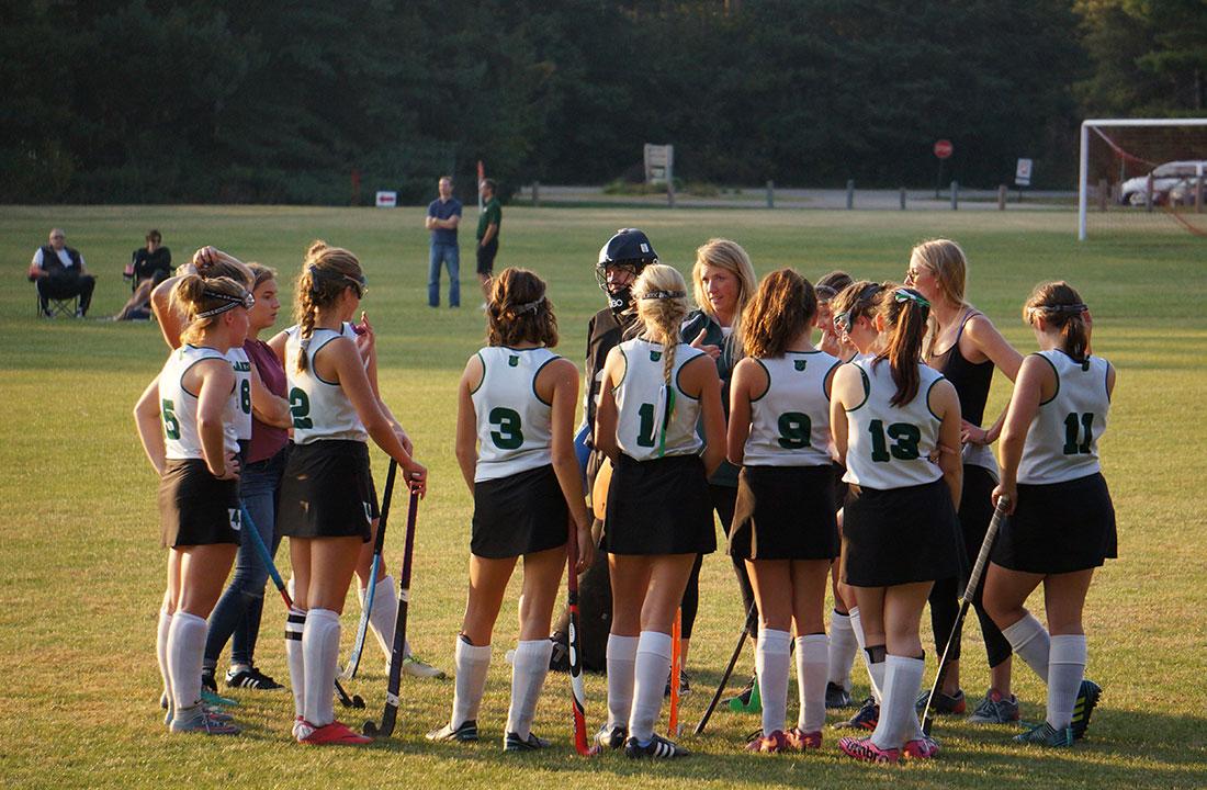 field hockey hudle